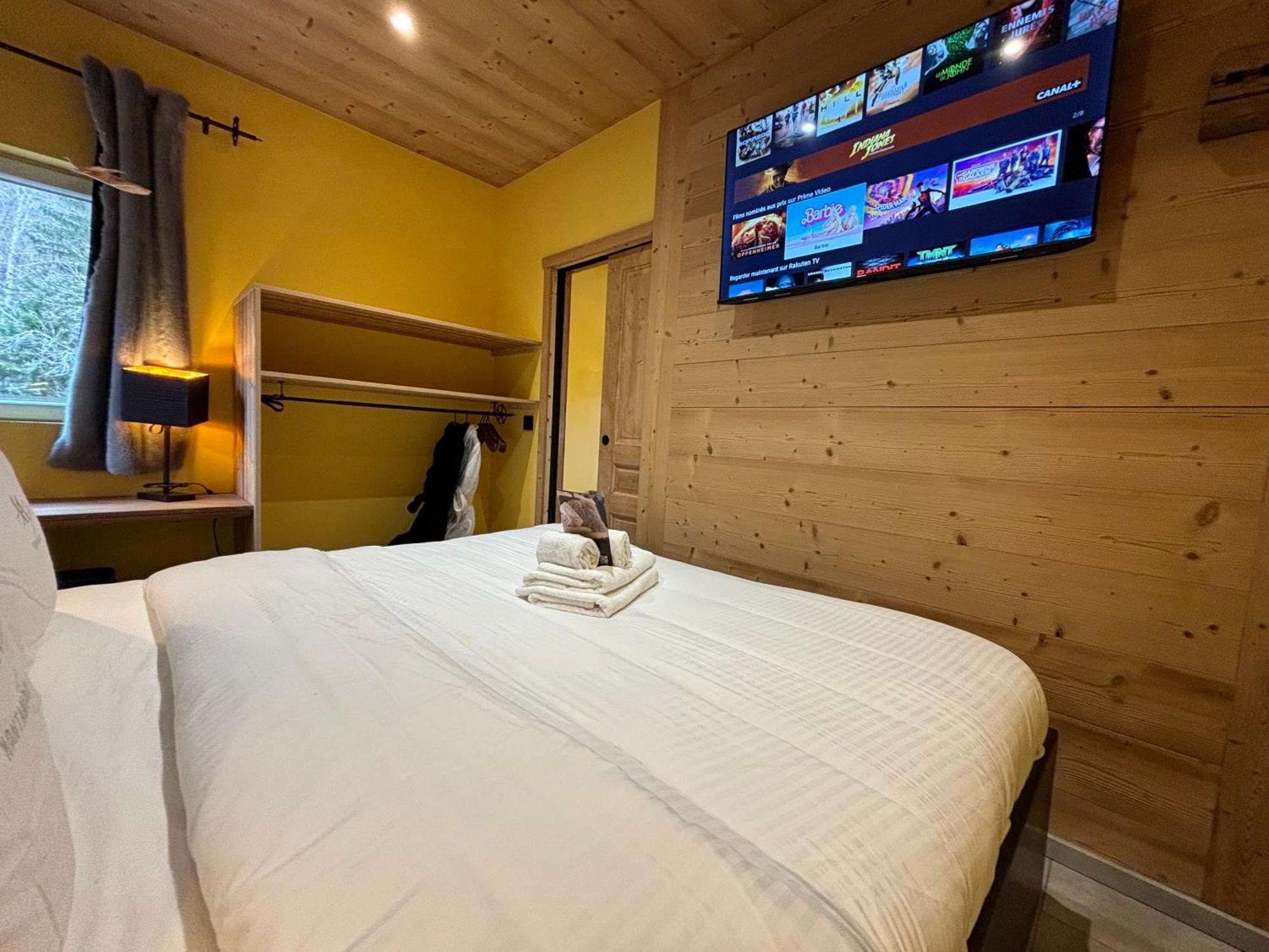 Les Secrets - Suites & Apartments Монрьон Экстерьер фото