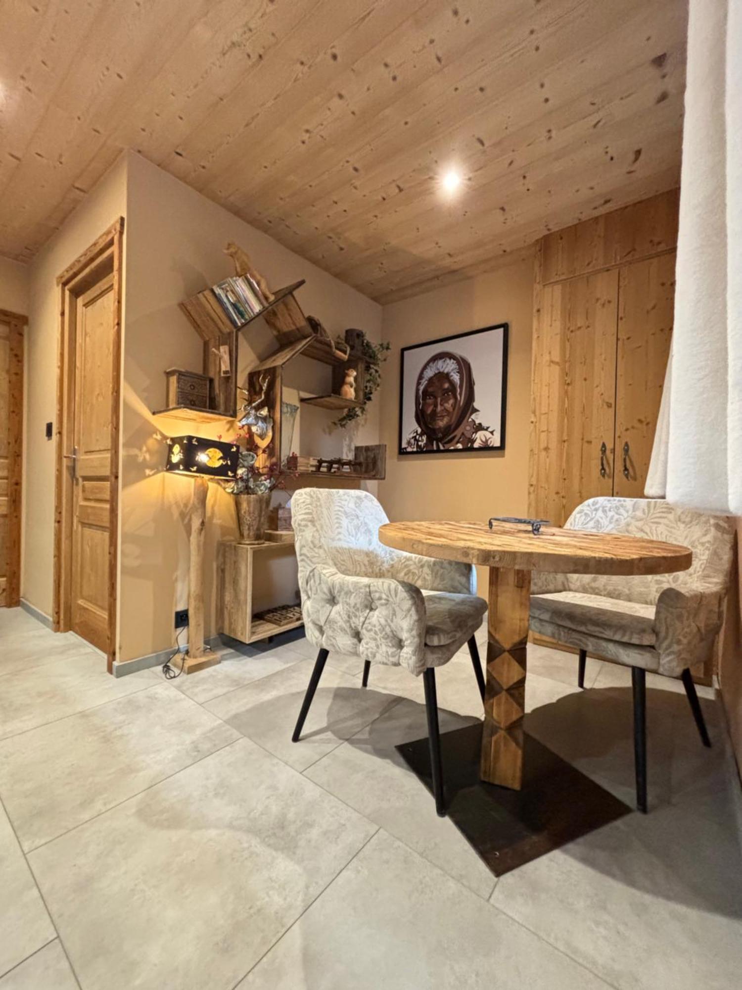 Les Secrets - Suites & Apartments Монрьон Экстерьер фото