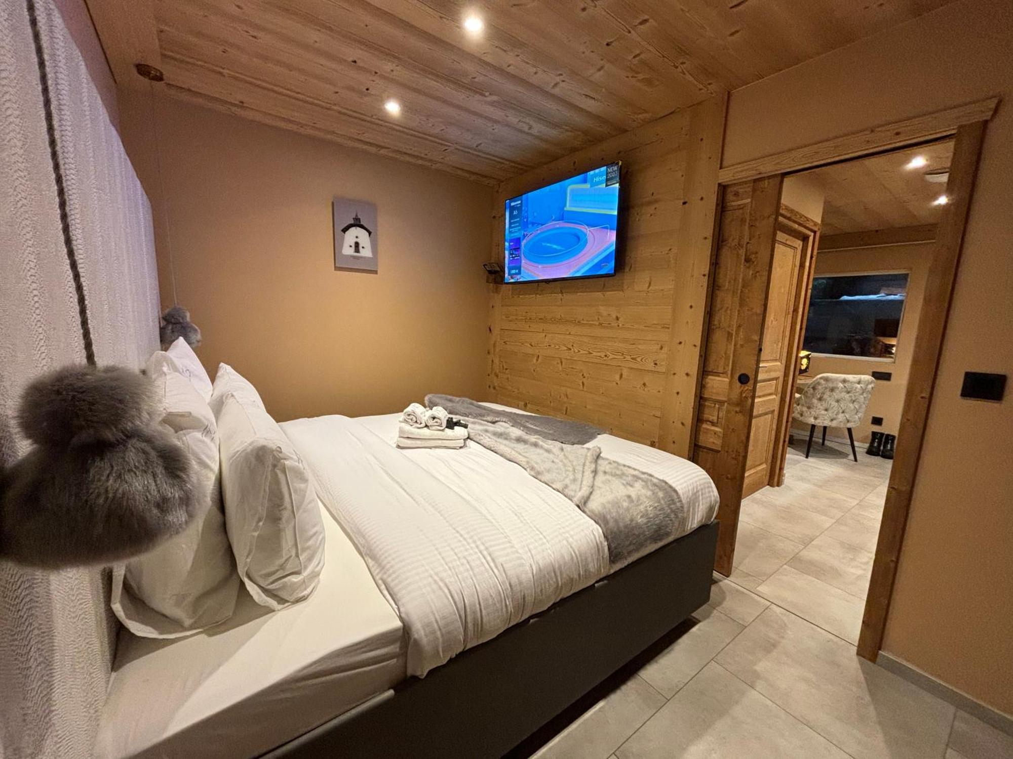 Les Secrets - Suites & Apartments Монрьон Экстерьер фото