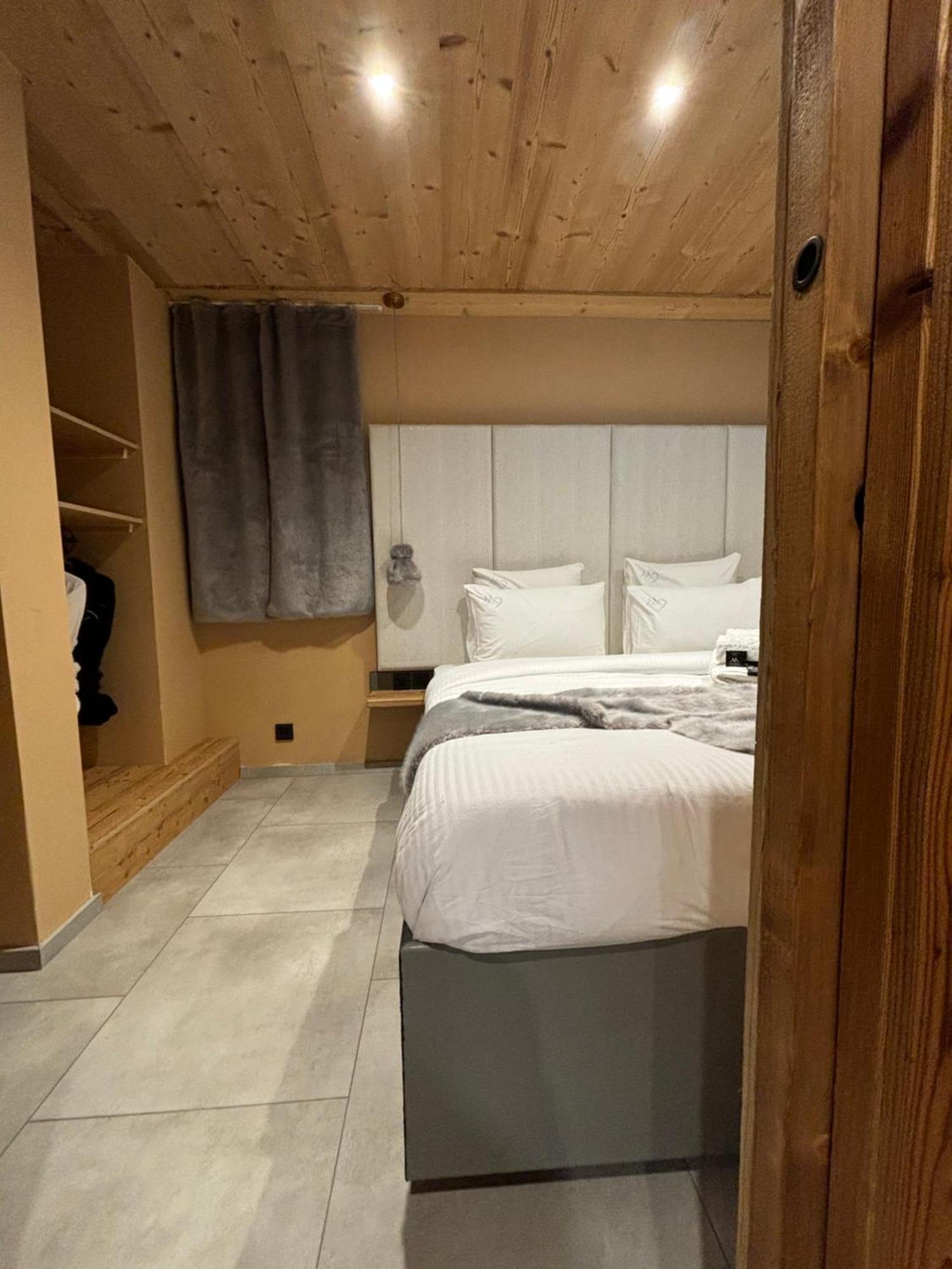 Les Secrets - Suites & Apartments Монрьон Экстерьер фото